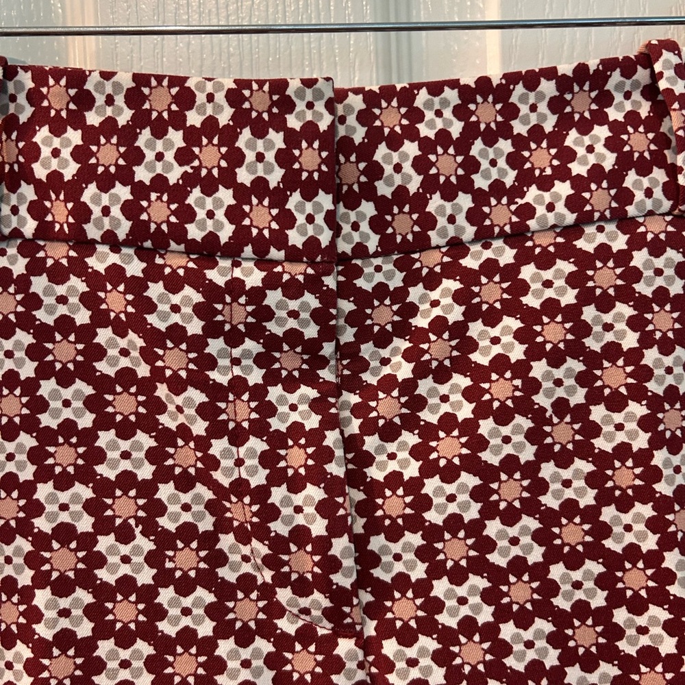 LOFT Red and White Patterned Ankle Pants - Picture 4 of 6
